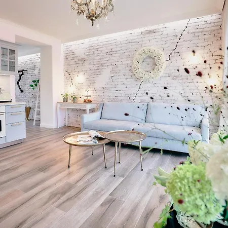 Apartment Wine *