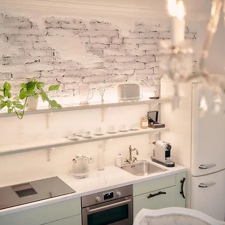 Wine Apartment *