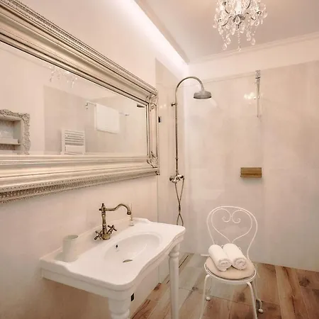 Wine Apartment Vrable